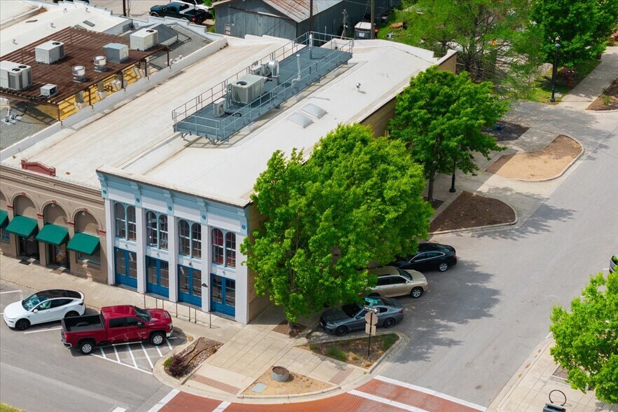 More Photos Of 117 East St, Hutto Loft Creative Space For Sale