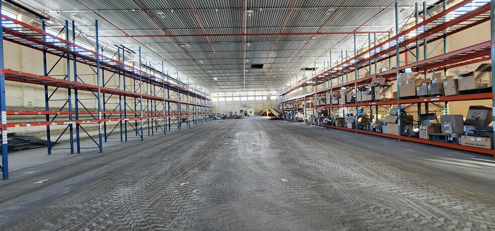 More Photos Of 730 N Main St, Waterbury Warehouse For Lease