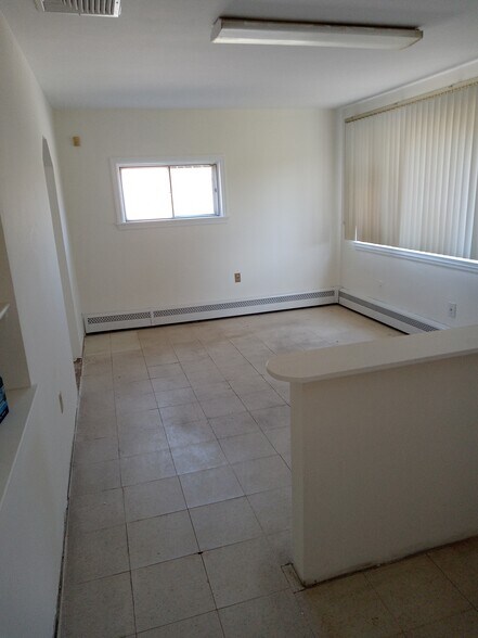 More Photos Of 515 W Butler Ave, Chalfont Veterinarian Kennel For Sale