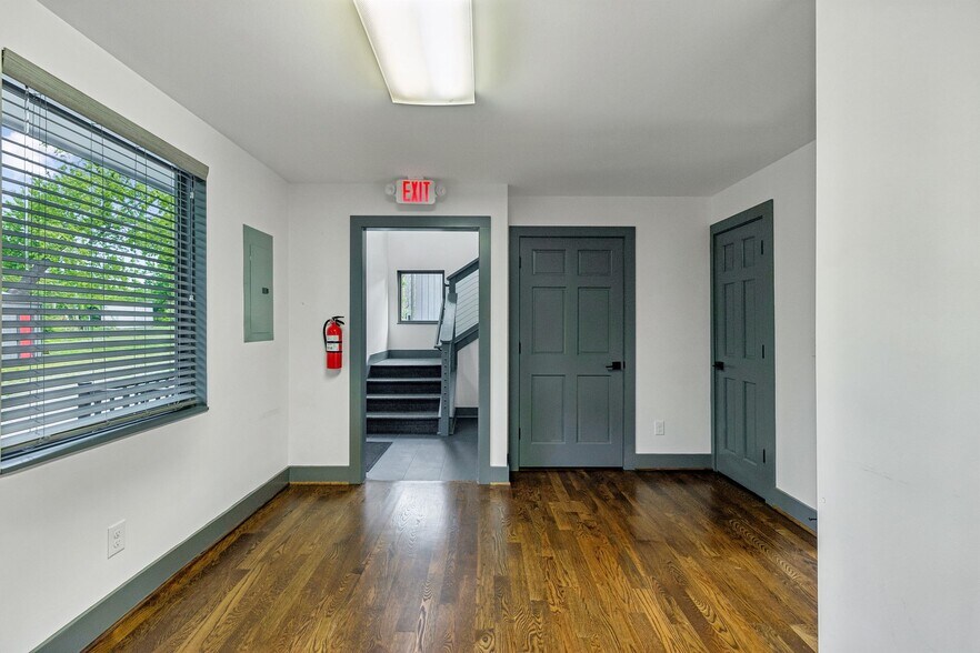More Photos Of 2831 Azalea Pl, Nashville Office Residential For Lease