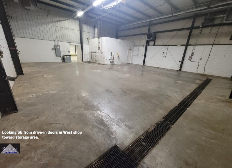 More Photos Of 3530 Industrial Ave, Joplin Warehouse For Lease