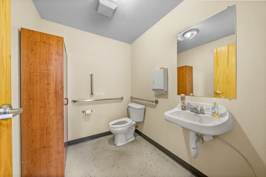 More Photos Of 2336 E Platte Ave, Colorado Springs Industrial For Sale