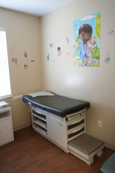 More Photos Of 51 Lindsey Ln, Saint Marys Medical For Lease