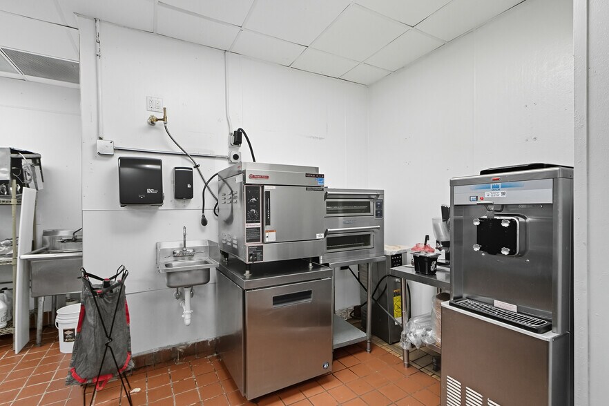 More Photos Of 31 S Wisconsin Dells Pky, Lake Delton Freestanding For Sale