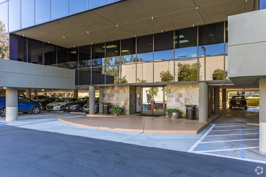 More Photos Of 4545 Murphy Canyon Rd, San Diego Office For Lease