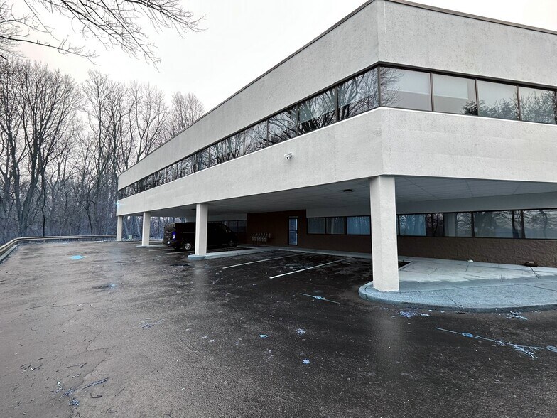 More Photos Of 58 US Highway 46, Budd Lake Office For Lease