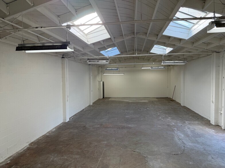 More Photos Of 5656 W Washington Blvd, Los Angeles Light Manufacturing For Lease