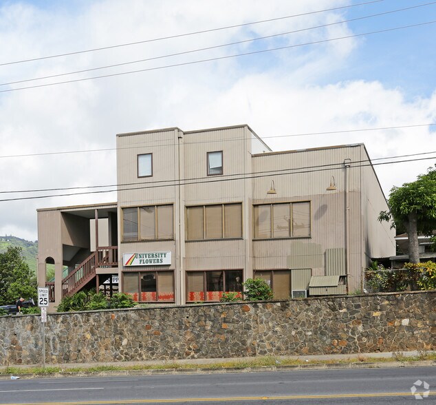 More Photos Of 2758 S King St, Honolulu Freestanding For Lease