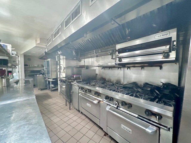 More Photos Of 1627 Beacon St, Brookline Storefront For Lease