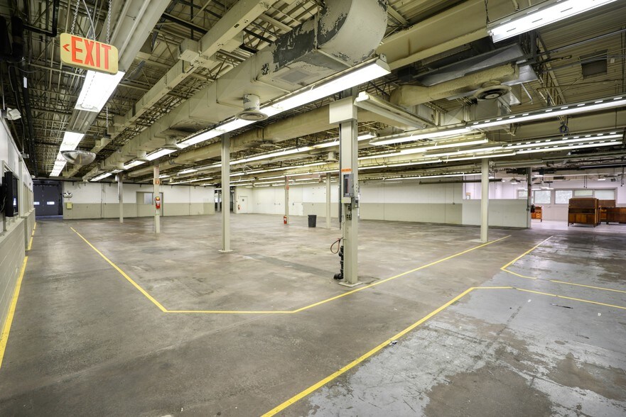 More Photos Of 109 Apremont Way, Westfield Manufacturing For Lease