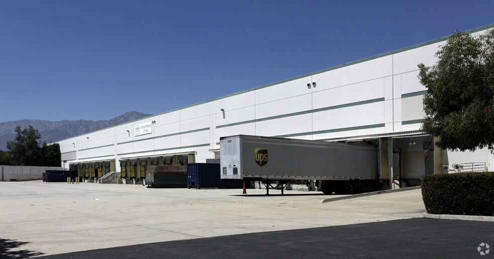 More Photos Of 14650 Miller Ave, Fontana Warehouse For Lease