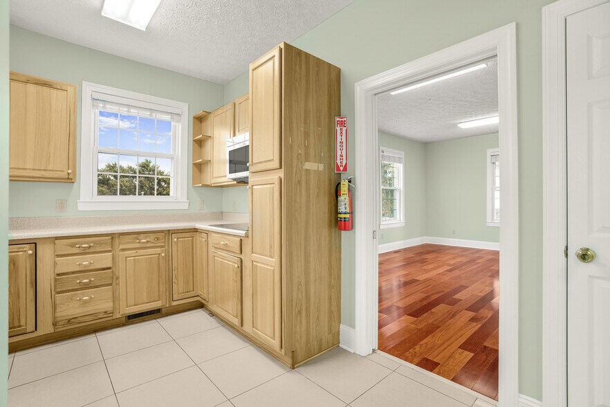 More Photos Of 6245 University Park Dr, Radford Office Residential For Sale