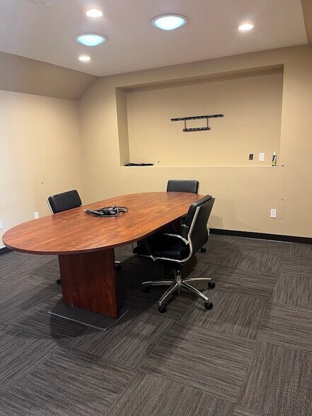 More Photos Of 2309 W Dolarway Rd, Ellensburg Loft Creative Space For Lease