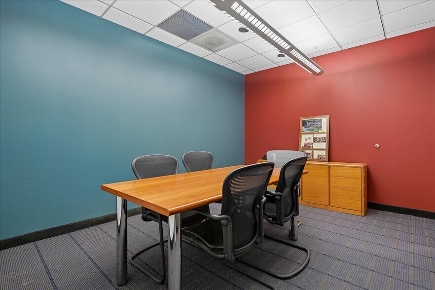 More Photos Of 6476-6492 Sligo Mill Rd, Takoma Park Warehouse For Lease