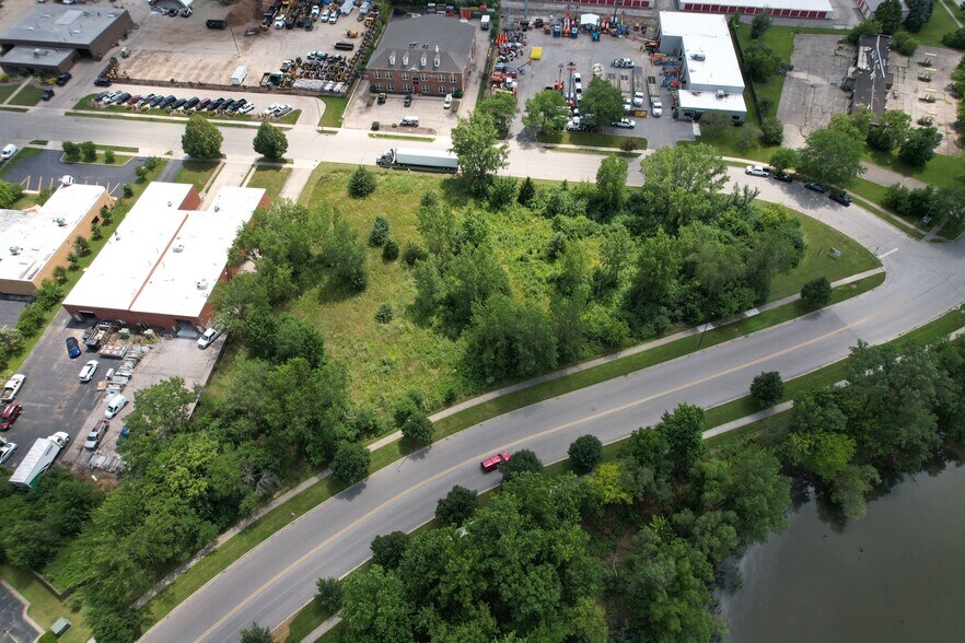More Photos Of 1340-1360 W Yorkshire Dr, Streamwood Land For Sale