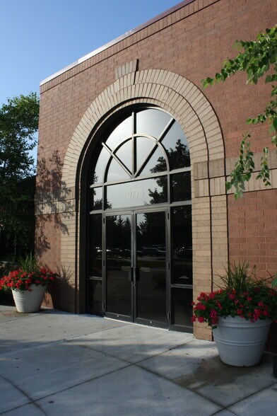 Primary Photo Of 9785 Crosspoint Blvd, Indianapolis Office For Lease