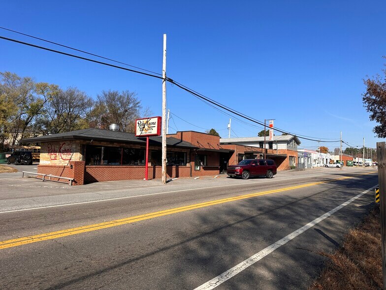 More Photos Of 2601 E Broadway Ave, Maryville Restaurant For Sale