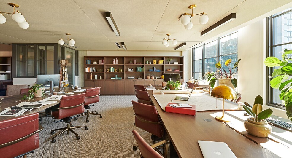 More Photos Of 200 N Green St, Chicago Hotel For Lease