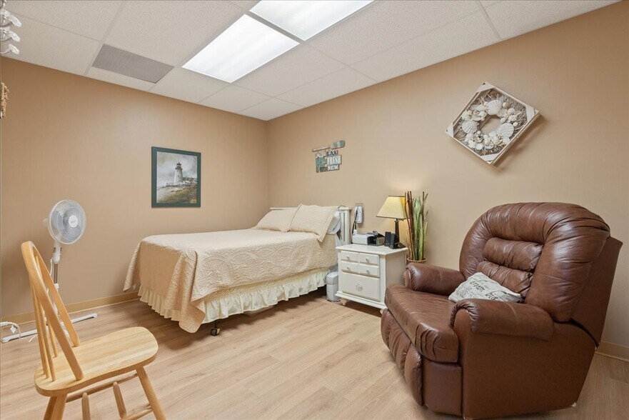 More Photos Of 4100-4140 Laramie St, Cheyenne Medical For Sale