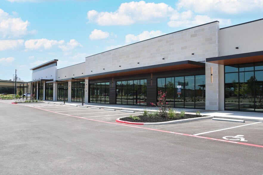 More Photos Of I-10 W & Balcones Creek Dr, Boerne Unknown For Lease