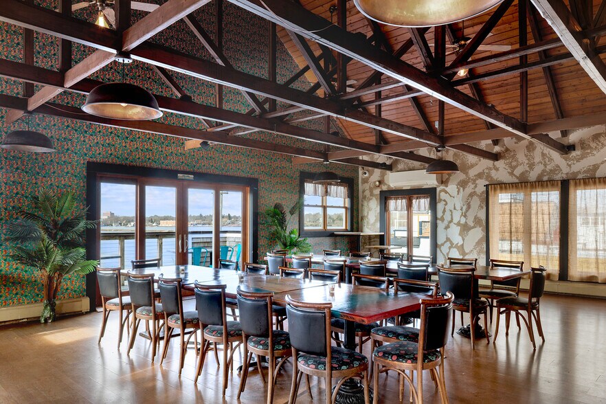 More Photos Of 116 Aquidneck Ave, Middletown Restaurant For Sale