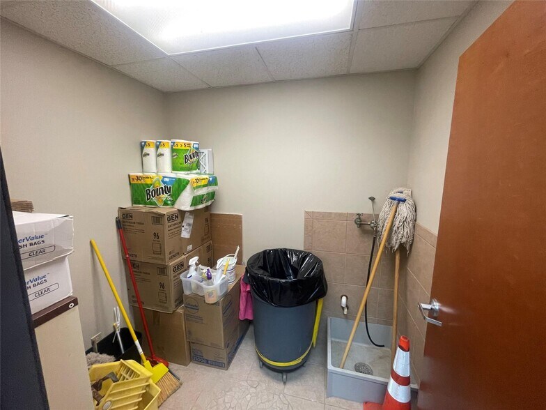 More Photos Of 3428 Interstate 20, Stanton Office For Sale