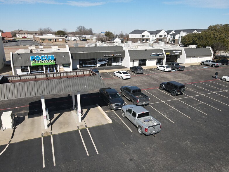 More Photos Of 809 Gallagher Dr, Sherman General Retail For Sale