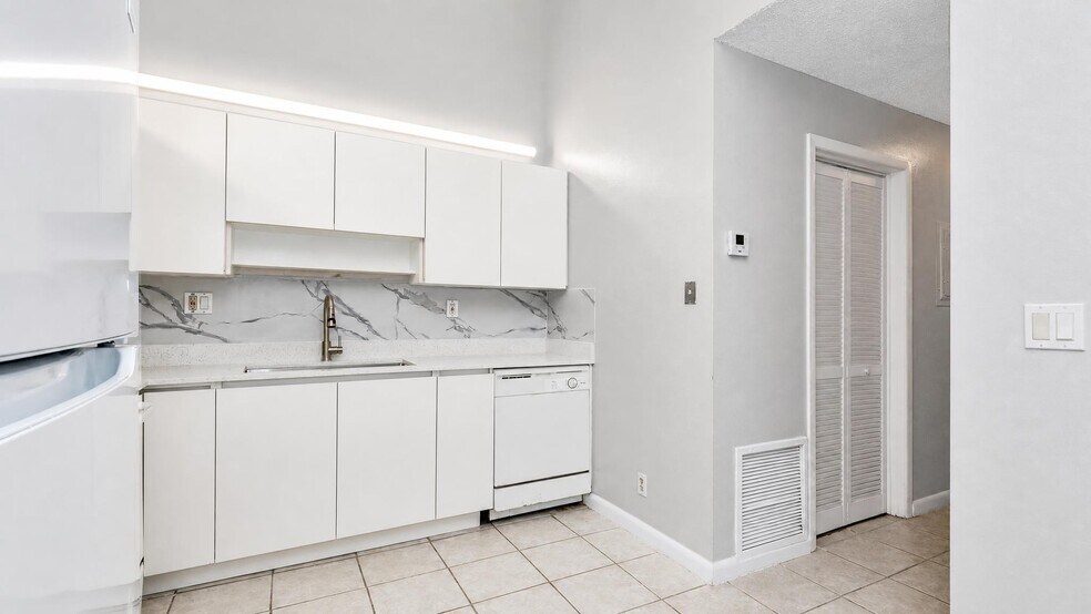 More Photos Of 11281 NW 39th St, Coral Springs Multifamily For Sale