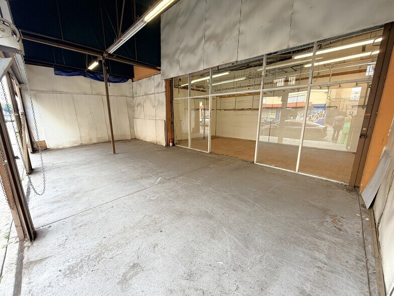 More Photos Of 1301-1309 S Los Angeles St, Los Angeles Storefront For Lease