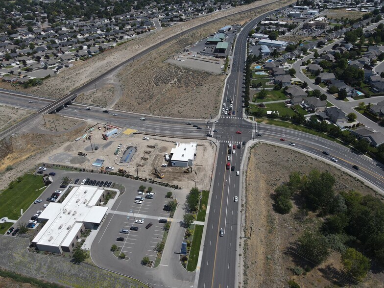 More Photos Of 8840 Clearwater ave, Kennewick General Retail For Lease