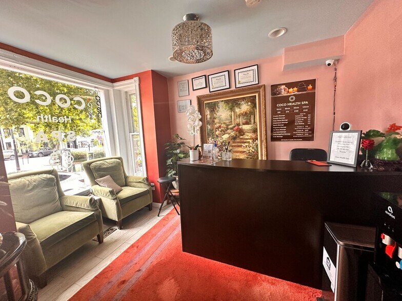 More Photos Of 1658 33rd St NW, Washington Storefront Retail Office For Sale