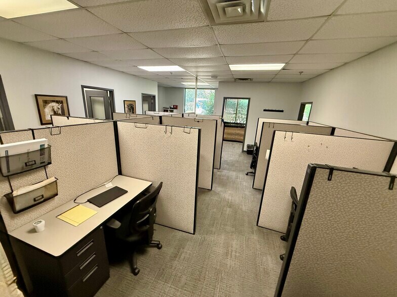 More Photos Of 2277 Thunderstick Dr, Lexington Medical For Lease