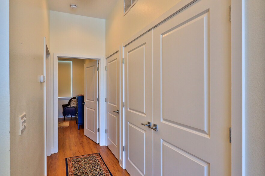 More Photos Of 215 S Palmetto Ave, Daytona Beach Office For Sale