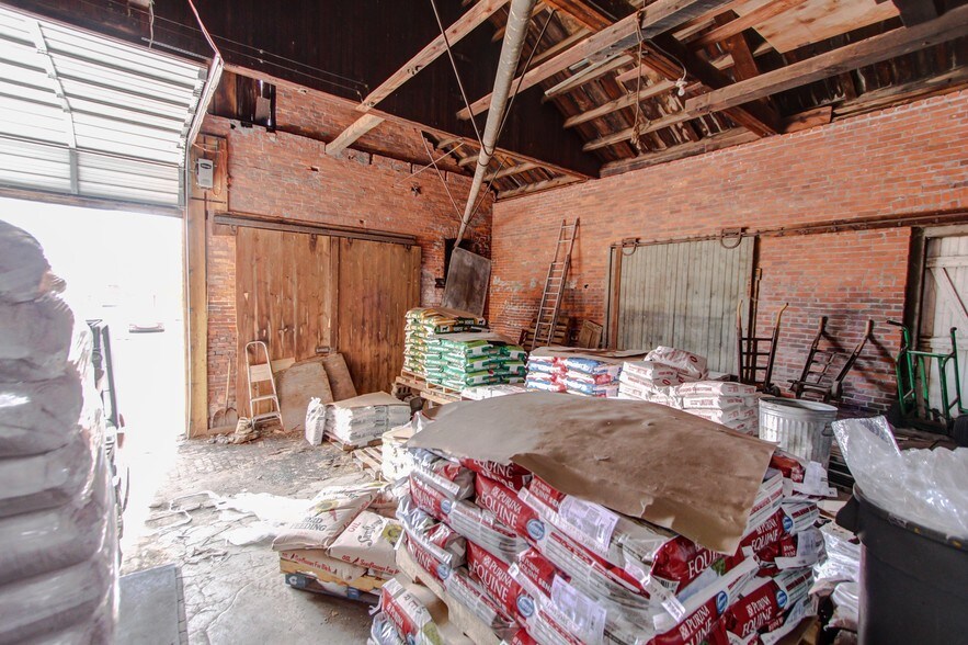 More Photos Of 20 N Main St, Richlandtown Flex For Sale