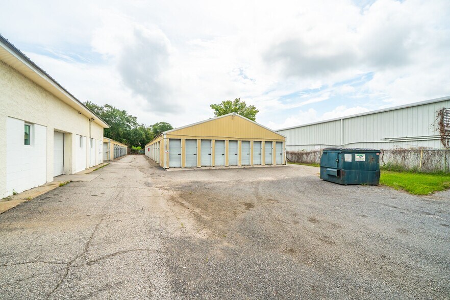 More Photos Of 1719 Signal Point Rd, Charleston Self Storage For Sale