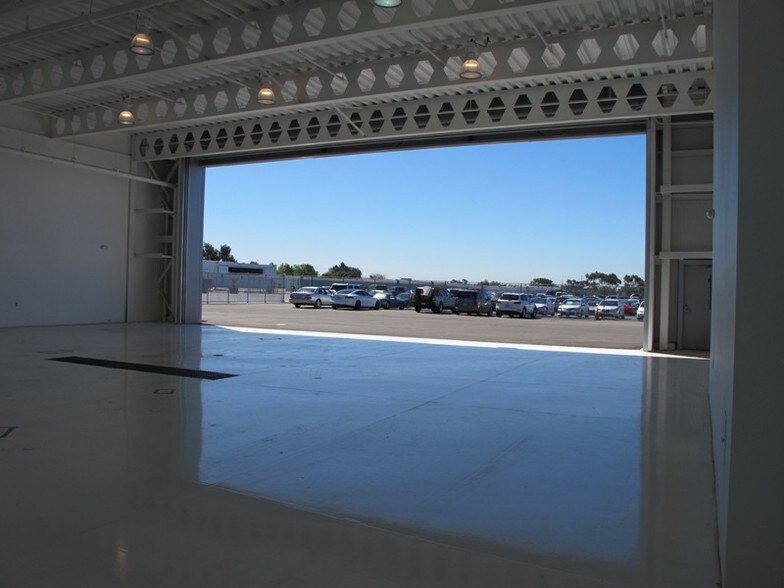 More Photos Of 2100 Palomar Airport Rd, Carlsbad Airplane Hangar For Sale