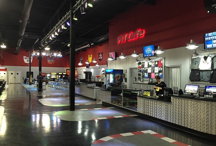 More Photos Of 40 Fordham Rd, Wilmington Warehouse For Lease