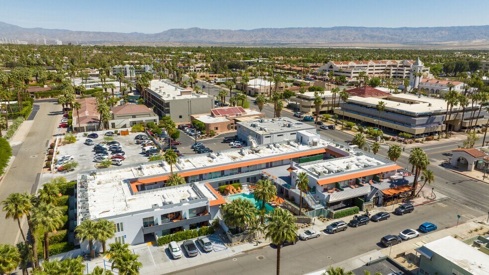 More Photos Of 140 W Via Lola, Palm Springs Hotel For Lease