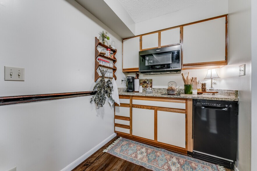 More Photos Of 940 Stewart St, Morgantown Apartments For Sale