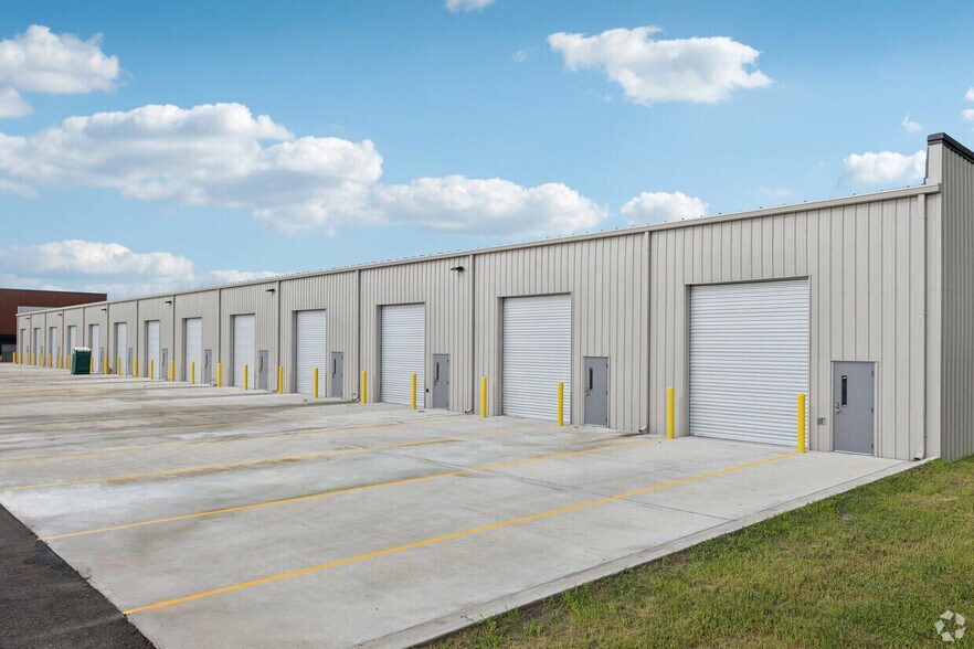 More Photos Of 4320 County Line Rd, Lakeland Unknown For Lease
