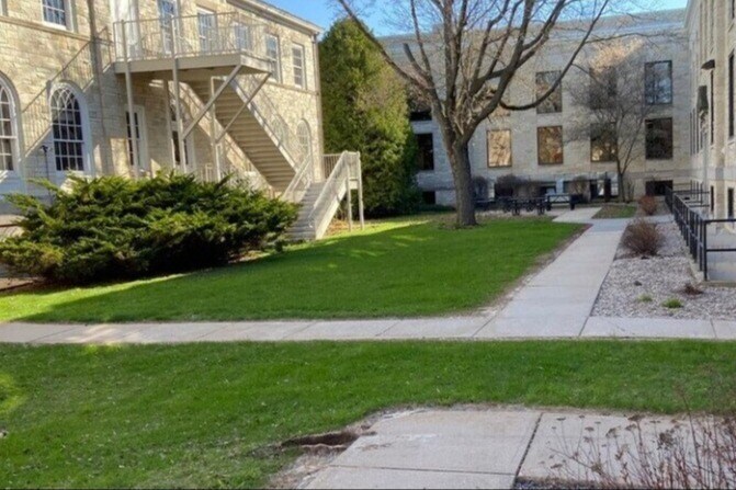 More Photos Of 1111 E South River St, Appleton Apartments For Lease