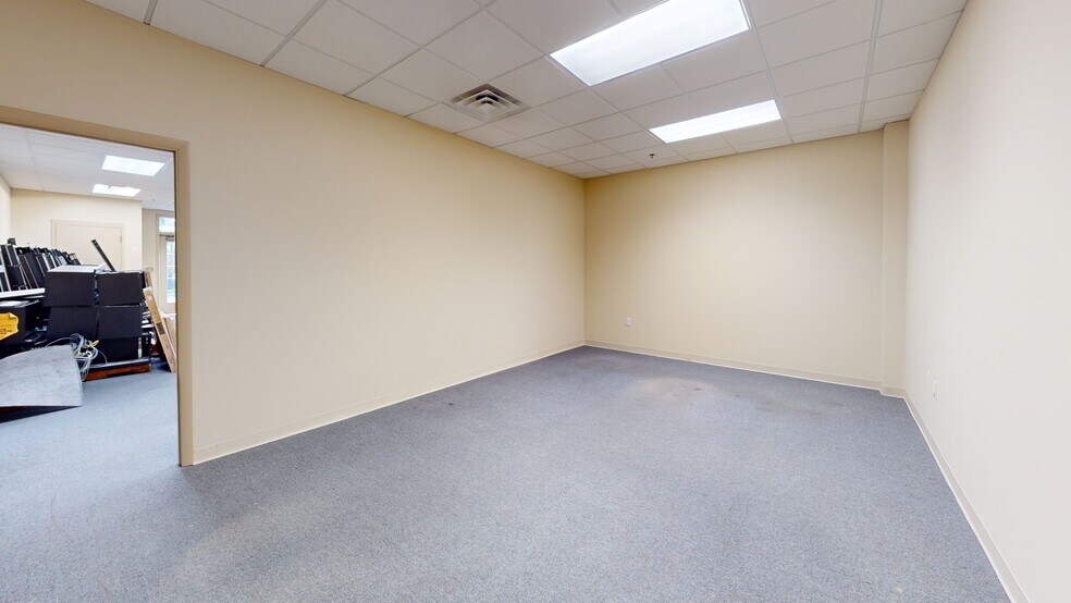 More Photos Of 500 Plantation Park Dr, Loganville Office For Lease
