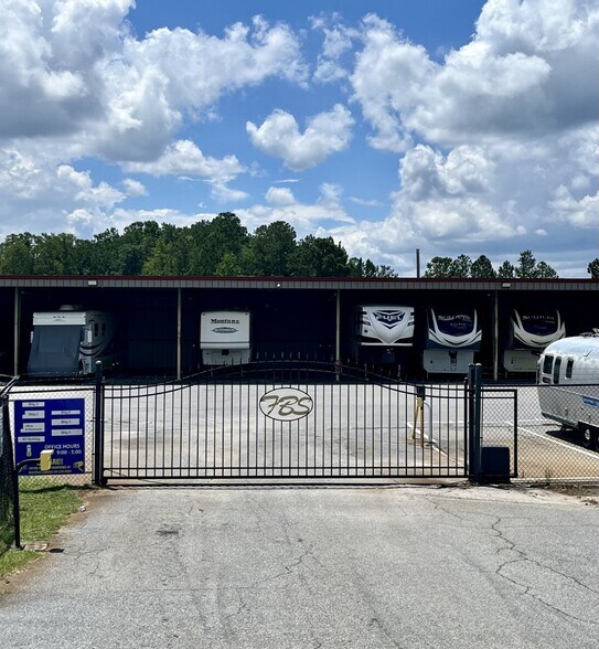 More Photos Of 5780 Holiday Rd, Buford Self Storage For Sale