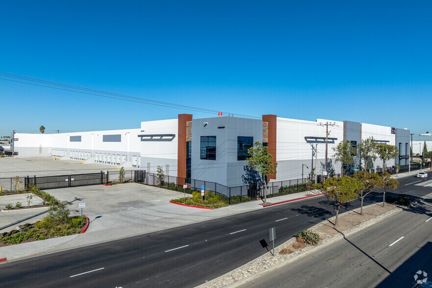More Photos Of 112 W Alondra Blvd, Gardena Unknown For Lease