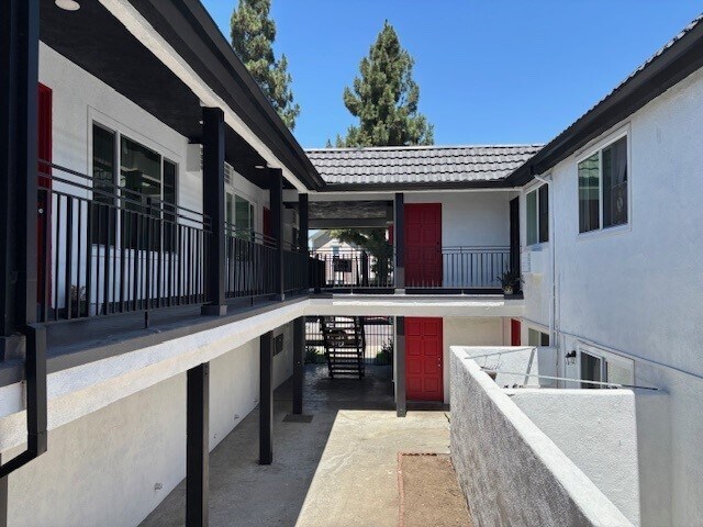 More Photos Of 120 E Pine St, Santa Ana Apartments For Sale