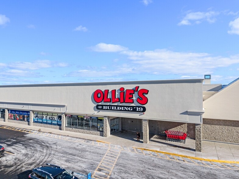More Photos Of 950 Kings Hwy, New Bedford Storefront For Lease