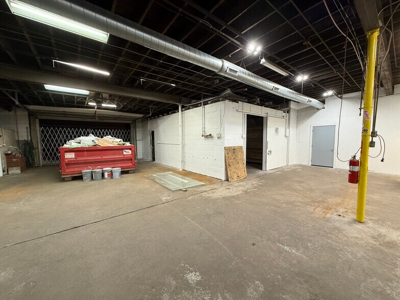 More Photos Of 3145 Dr Andrew J Brown Ave, Indianapolis Service For Lease