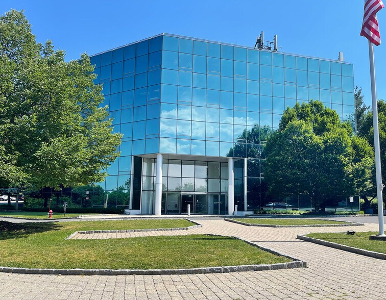 More Photos Of 2975 Westchester Ave, Purchase Office For Lease