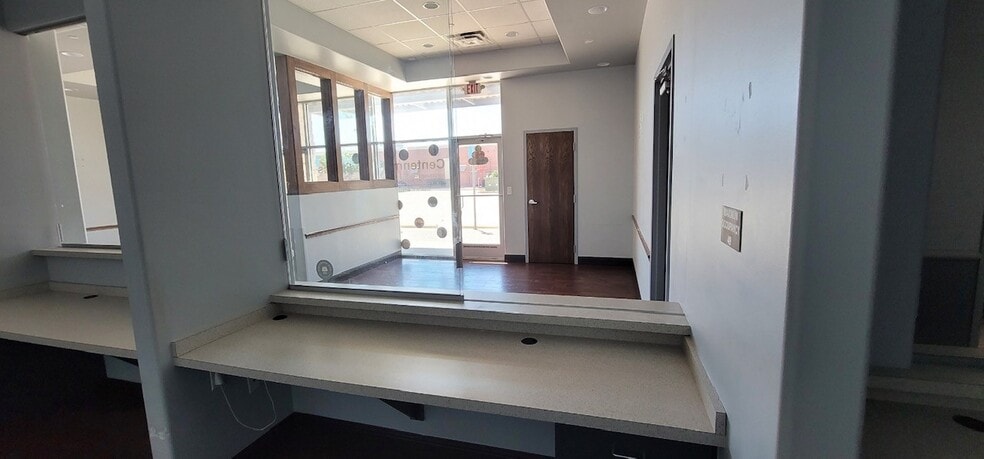 More Photos Of 2701 Little Elm Pkwy, Little Elm General Retail For Lease