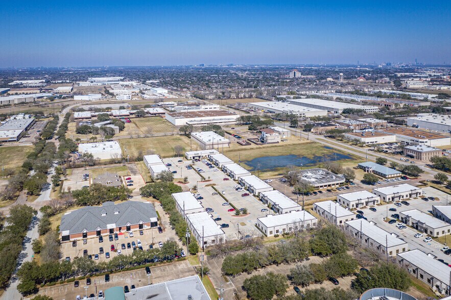 More Photos Of 12440 Emily Ct, Sugar Land Office Residential For Lease